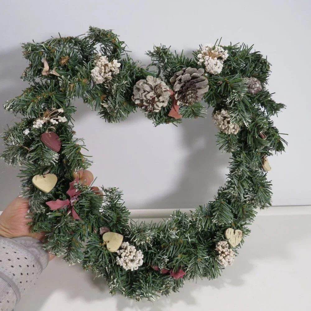 1980s Heart shaped Wreath THICK WIRE heart shaped frame NEEDS A REFRESH